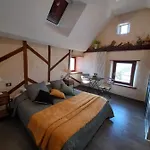 ベッド・アンド・ブレックファスト Les Hotes Du Lac, Et Tables D'hotes Mandailles