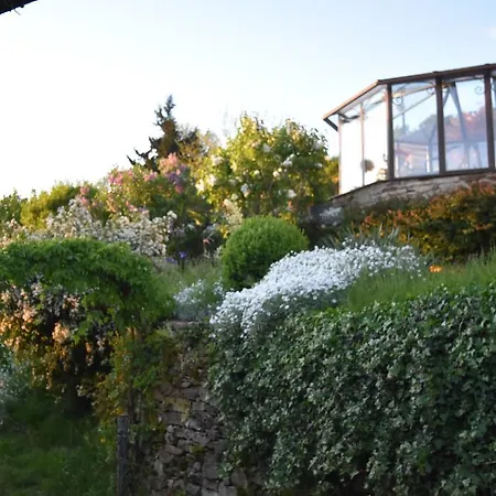 Oda ve Kahvaltı Les Hotes Du Lac 3*