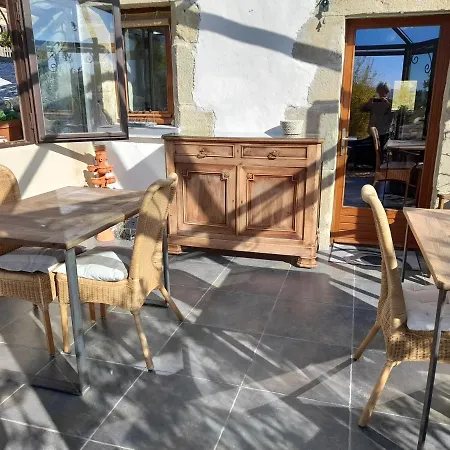 Bed & Breakfast Les Hotes Du Lac, Et Tables D'hotes