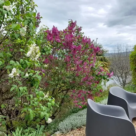 Les Hotes Du Lac, Et Tables D'hotes Bed & Breakfast 3*