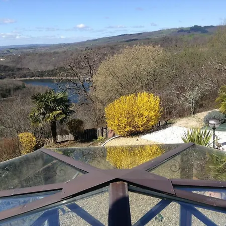 Les Hotes Du Lac, Et Tables D'hotes Bed & Breakfast 3*