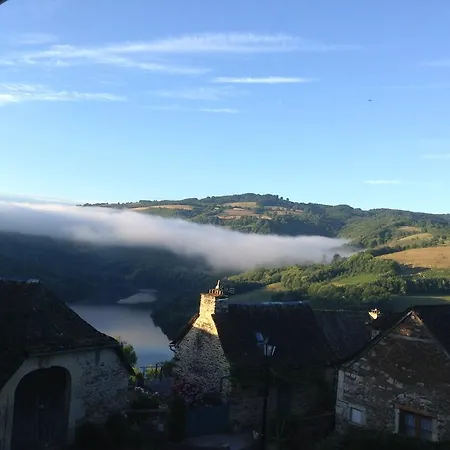 Bed & Breakfast Les Hotes Du Lac, Et Tables D'hotes