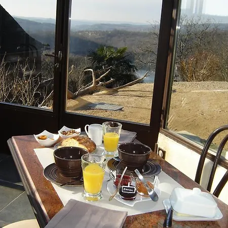 Les Hotes Du Lac, Et Tables D'hotes Mandailles (Aveyron)