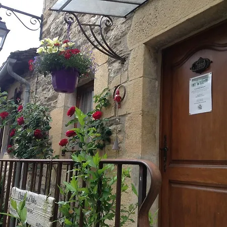 Les Hotes Du Lac, Et Tables D'hotes Bed & Breakfast Mandailles (Aveyron)