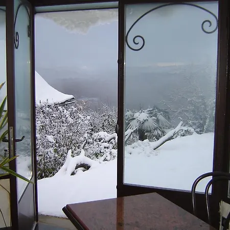 Les Hotes Du Lac, Et Tables D'hotes Bed & Breakfast