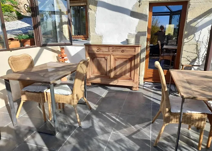 Bed & Breakfast Les Hotes Du Lac, Et Tables D'hotes