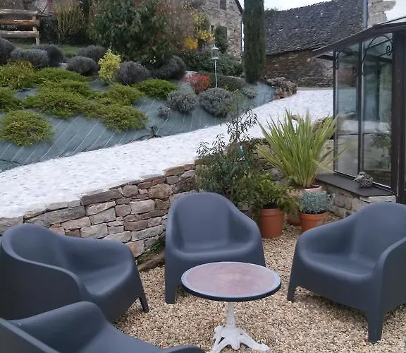 Les Hotes Du Lac, Et Tables D'hotes 3* Mandailles (Aveyron)