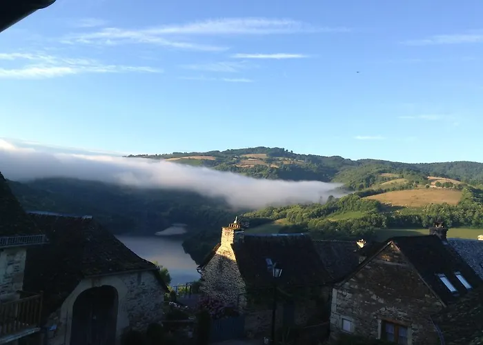 Bed & Breakfast Les Hotes Du Lac, Et Tables D'hotes