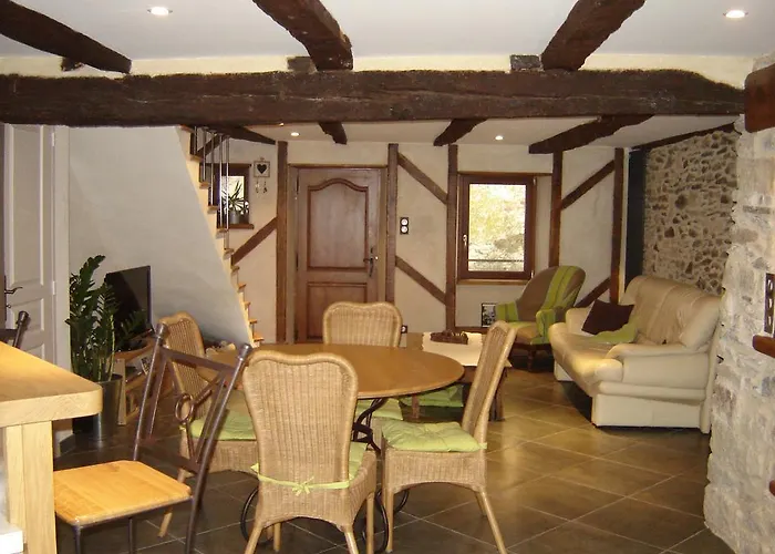 Les Hotes Du Lac, Et Tables D'hotes Bed & Breakfast Mandailles (Aveyron)