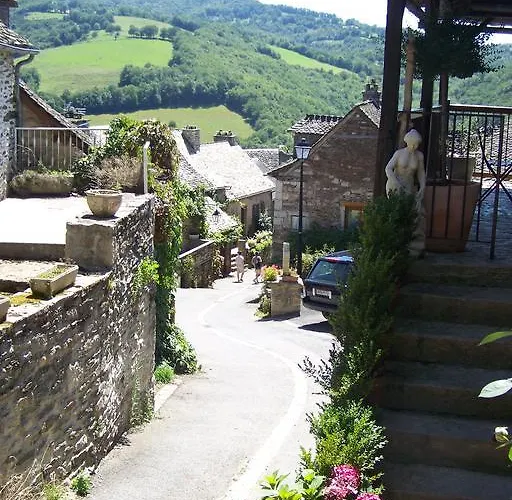 Les Hotes Du Lac, Et Tables D'hotes 3* Mandailles (Aveyron)