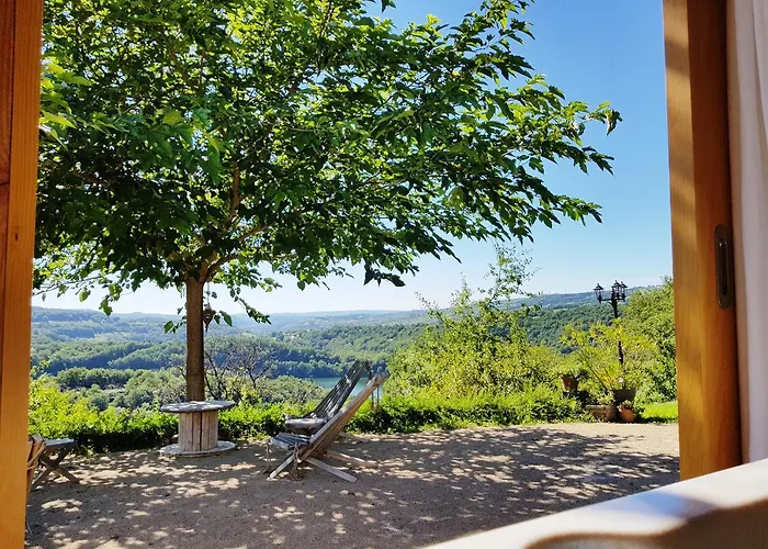 Les Hotes Du Lac, Et Tables D'hotes Bed & Breakfast Mandailles (Aveyron)